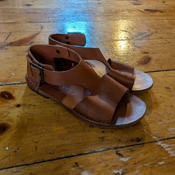 Punto Pigro T Strap Chestnut Brown Sandals Size 6/36 - Picture 1 of 3